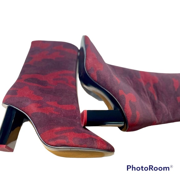Topshop Shoes - SOLD 🌸3 for $30 NWOT TOPSHOP Velvet Ankle Boots- Size 38 Camo trendy Heel